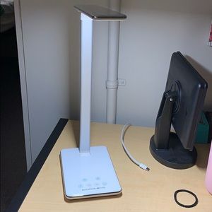 Desk lamp. Has USB plug in the back